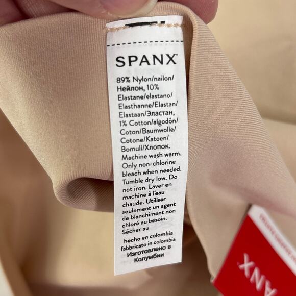 SPANX Everyday Shaping Boy Shorts Panties Size Medium Soft Nude - Picture 5 of 5